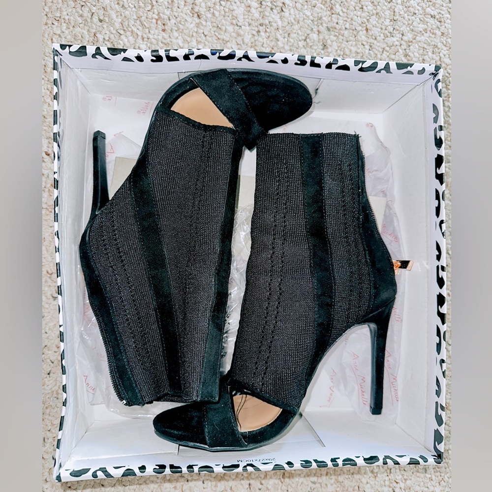 Black Mamacita Heels